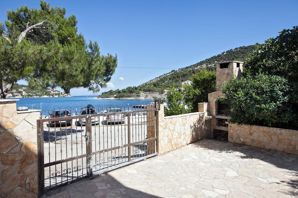 Villa Stana Vinišće Eksteriør bilde
